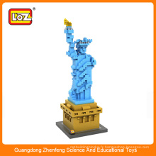 Les enfants assemblant les jouets, LOZ World architecture Statue de la Liberté Building diamond plastic building block scale model